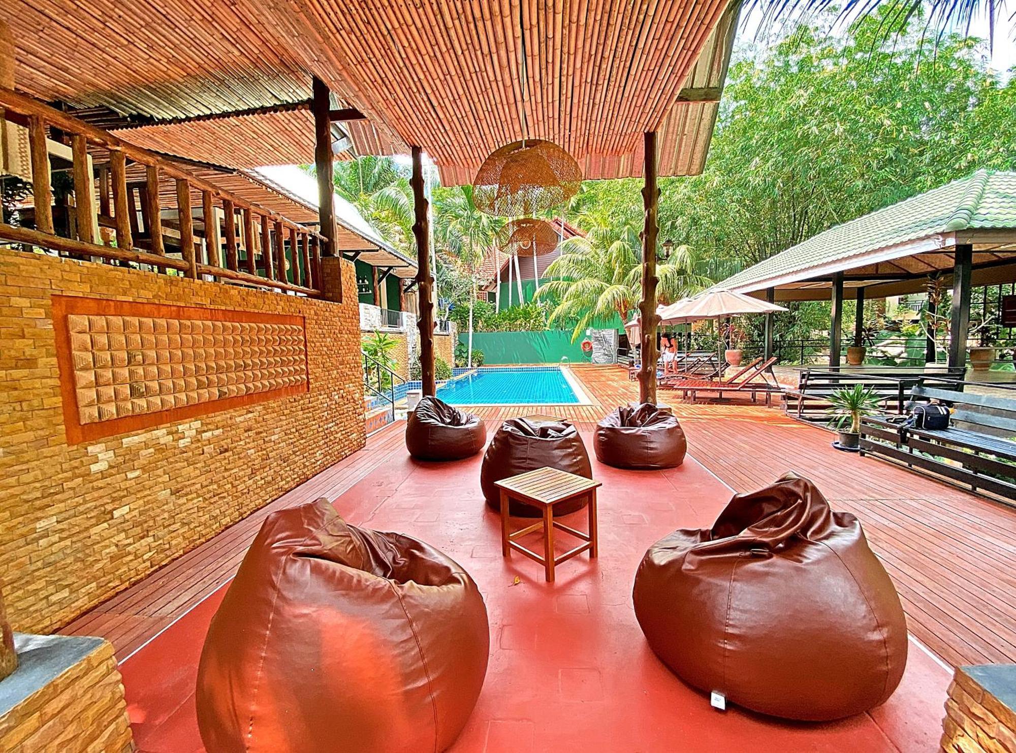 Phuket Jungle Experience Resort Karon Exteriör bild