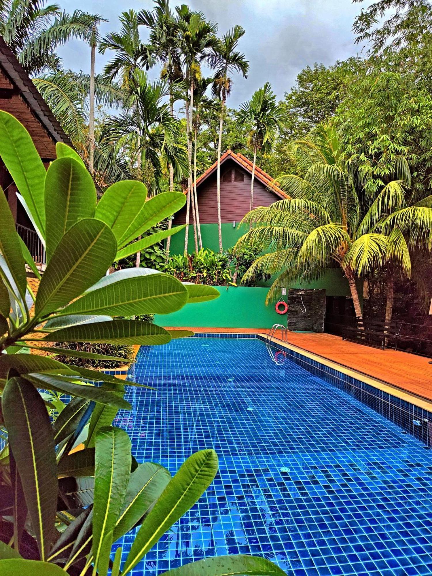 Phuket Jungle Experience Resort Karon Exteriör bild