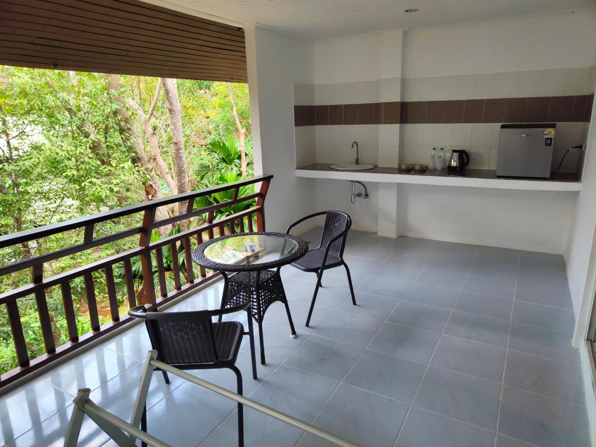Phuket Jungle Experience Resort Karon Exteriör bild